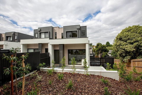 92 Brand New Doncaster Local House - VIC Tourism 1