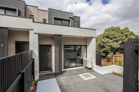 92 Brand New Doncaster Local House - VIC Tourism 0