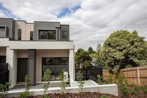 92 Brand New Doncaster Local House - VIC Tourism 2
