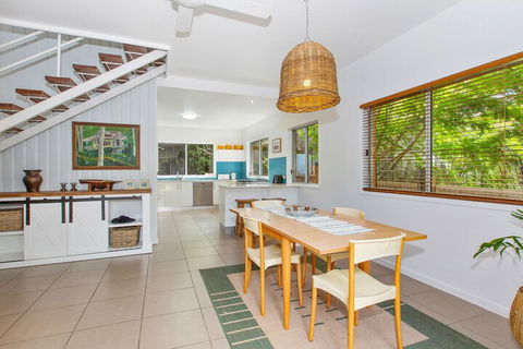 BEACH HOUSE On PEARL - VIC Tourism 3