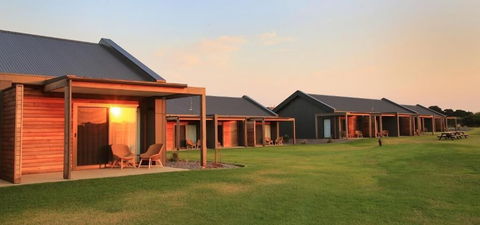 13th Beach Golf Lodges - VIC Tourism 1