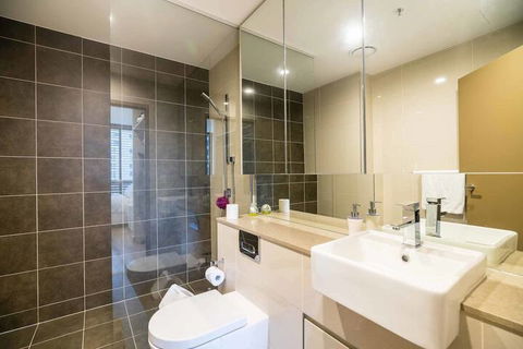Fabulous City 2 BDR Apt In New Building - VIC Tourism 4