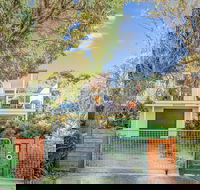 Woodingdean PET Friendly - VIC Tourism