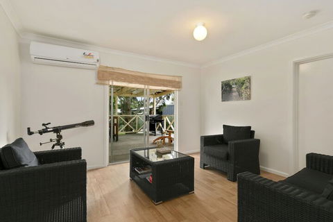 Vintage Sunrise PET Friendly - VIC Tourism 6