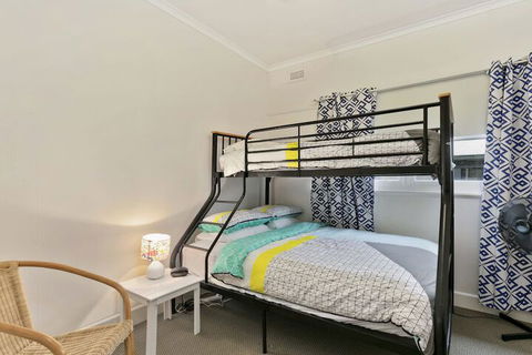 Vintage Sunrise PET Friendly - VIC Tourism 2