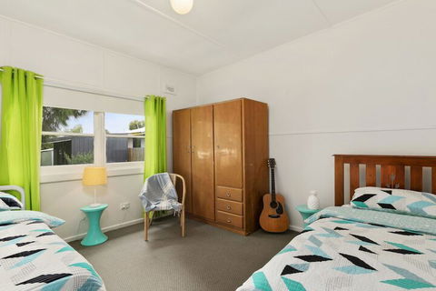 Vintage Sunrise PET Friendly - VIC Tourism 1