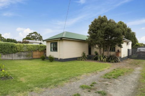 Vintage Sunrise PET Friendly - VIC Tourism 0
