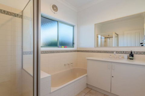 Beach Views On Beilby Free Wifi & Foxtel PET Friendly - VIC Tourism 7