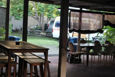 Carlon's Hotel - VIC Tourism 6