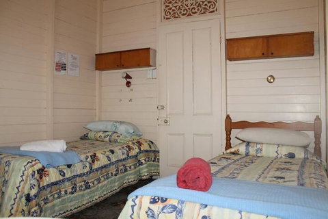 Carlon's Hotel - VIC Tourism 2