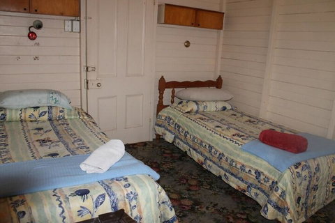 Carlon's Hotel - VIC Tourism 3