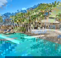 Trinity Beach Club Holiday Apartments