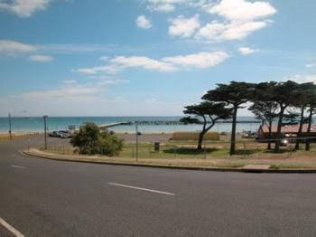 Portarlington Holiday Units & Pool - VIC Tourism 0
