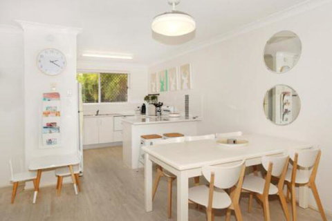 Unit 1 / 14 Tamarindus Street Marcoola Beach Pet Friendly 300 BOND Linen Supplied - VIC Tourism 4