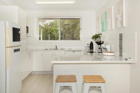 Unit 1 / 14 Tamarindus Street Marcoola Beach Pet Friendly 300 BOND Linen Supplied - VIC Tourism 7