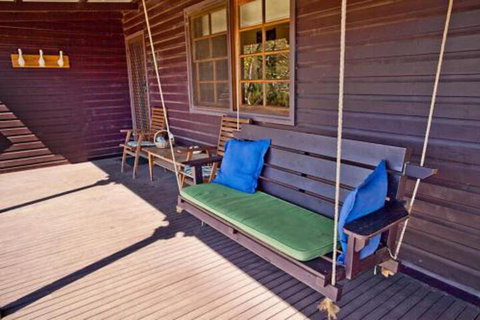 Minimbah Farm Cottages Family Farmstay Choose From 2 & 3 Bedroom Cottages & 6 Bedroom House - VIC Tourism 7