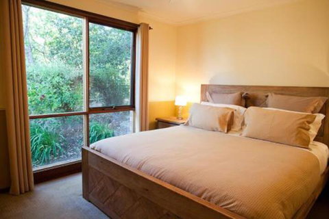 Minimbah Farm Cottages Family Farmstay Choose From 2 & 3 Bedroom Cottages & 6 Bedroom House - VIC Tourism 6