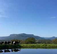 Minimbah Farm Cottages Family Farmstay choose from 2  3 bedroom Cottages  6 Bedroom House