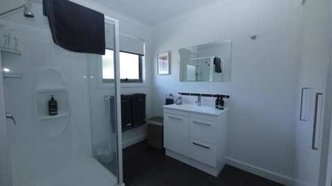 Stylish Holiday Unit - VIC Tourism 2