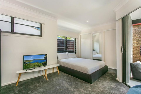 A SWEET ESCAPE At The Beach - VIC Tourism 6