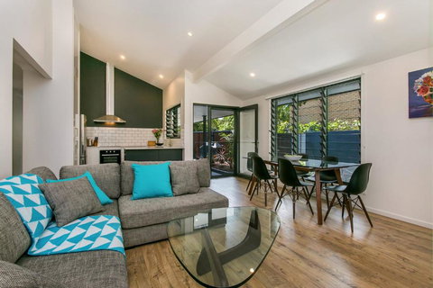 A SWEET ESCAPE At The Beach - VIC Tourism 3