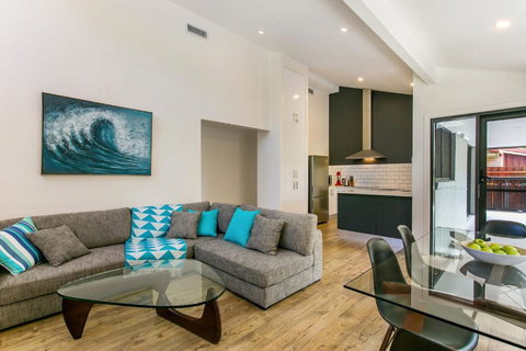 A SWEET ESCAPE At The Beach - VIC Tourism 4