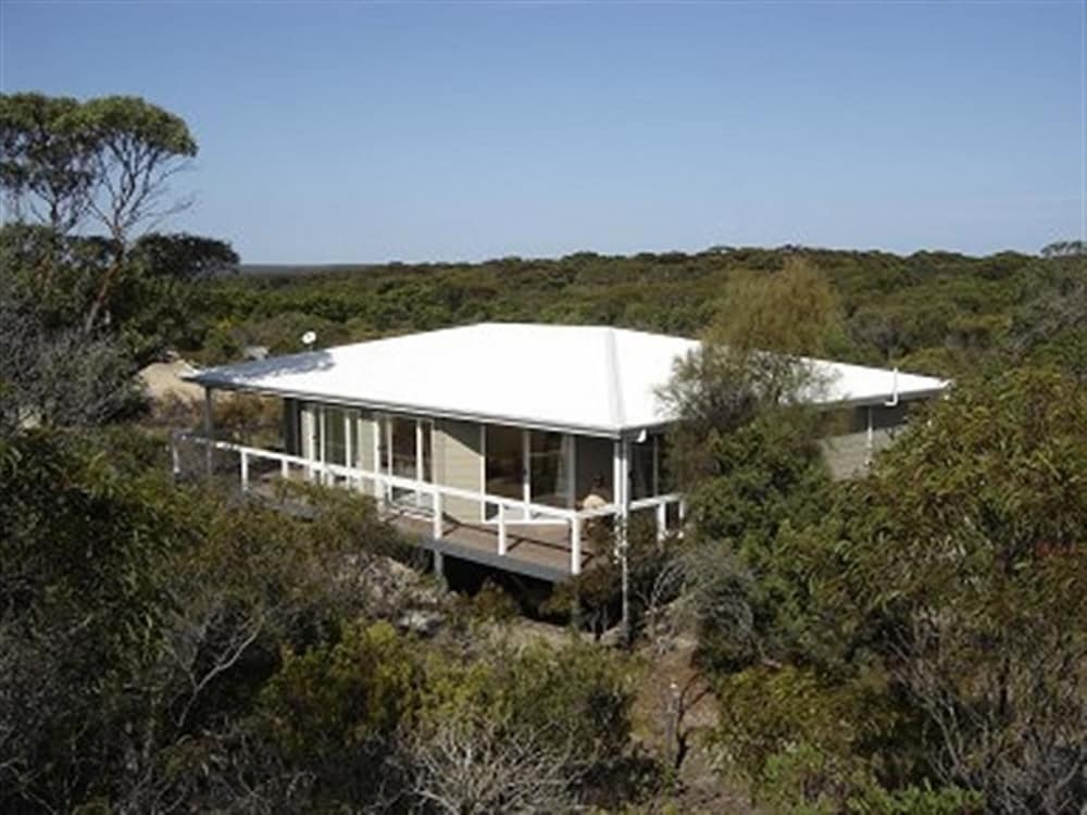 Island Beach SA VIC Tourism