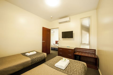 Strath Motel - VIC Tourism 3