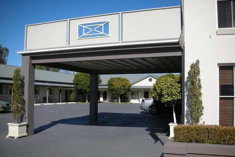 Breakout Motor Inn - VIC Tourism 1