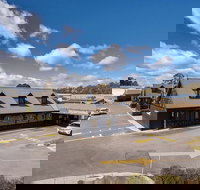 Olde Tudor Hotel - VIC Tourism