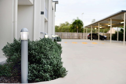 Oaks Middlemount Suites - VIC Tourism 0