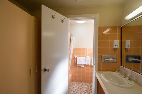 Midcity Motor Lodge - VIC Tourism 6