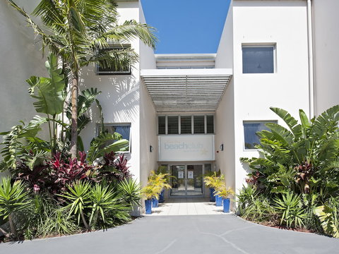 Shoal Bay Beachclub Apartments - VIC Tourism 1