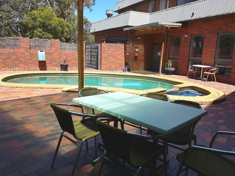 Hotel Cavalier - VIC Tourism 1