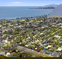 Queens Beach Tourist Village - VIC Tourism