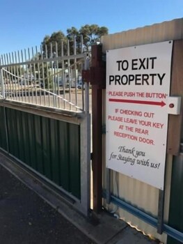 Pampas Motel - VIC Tourism 0