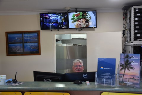 Bluewater Harbour Motel - VIC Tourism 3