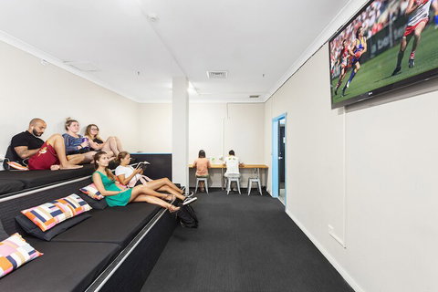 Sydney Backpackers - Hostel - VIC Tourism 5