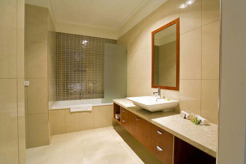 Indulge Apartments Langtree - VIC Tourism 7