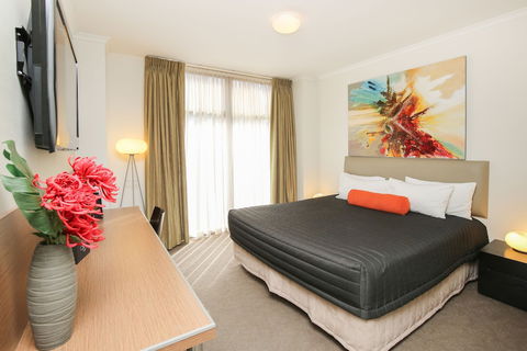 Indulge Apartments - Ontario - VIC Tourism 4