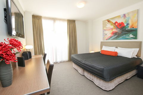 Indulge Apartments - Ontario - VIC Tourism 6