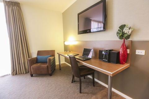 Indulge Apartments - Ontario - VIC Tourism 3