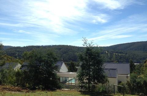 Arjuna Ridge Bed & Breakfast - VIC Tourism 1