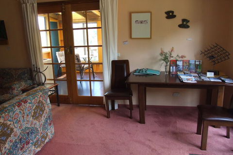 Fernmark Inn - VIC Tourism 4