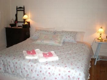 Brown's House Bed And Breakfast - VIC Tourism 5