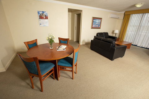 Springwood Tower Apartment Hotel - VIC Tourism 6