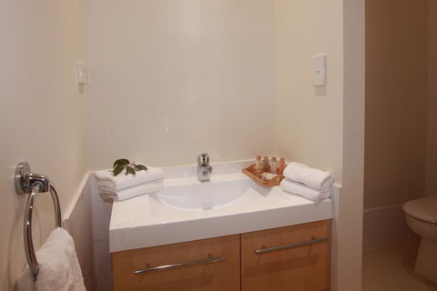 H Boutique Hotel - VIC Tourism 4