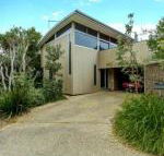 STYLISH HOLIDAY HOME OPPOSITE SURF - VIC Tourism