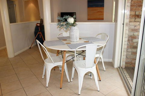 FRANGIPANI BEACH HOUSE PET FRIENDLY 22 Belbourie Cres Boomerang Beach - VIC Tourism 3