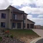 Relax On Par - VIC Tourism 0